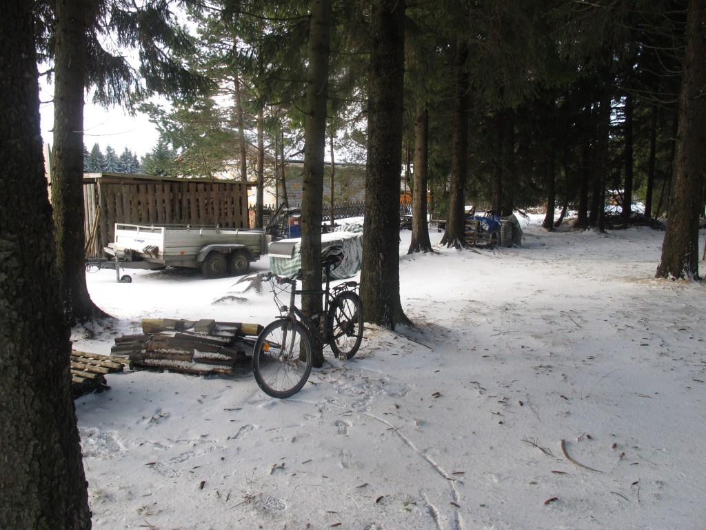 End of the cycle and beginning of the hike.