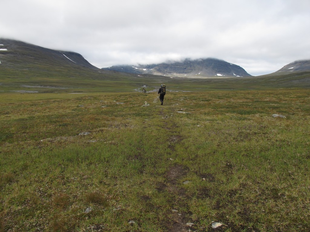 On the way to the highest point on our second day hiking, somewhere between Gappohytta and Rostahytta. By Ronny Errmann