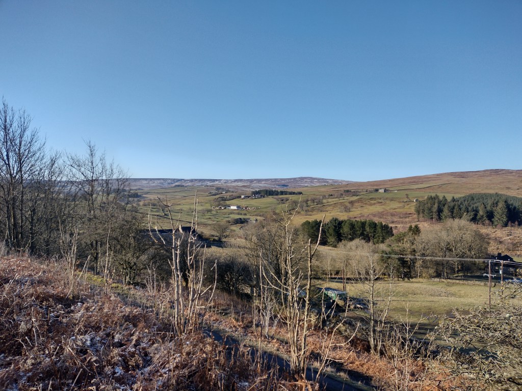 Still very wintry landscape in Northumberland (England) near Allenheads. Somewhere on the left edge of the picture I will cross the mountains, which had a light layer of snow. But I didn't know that when I took the picture.